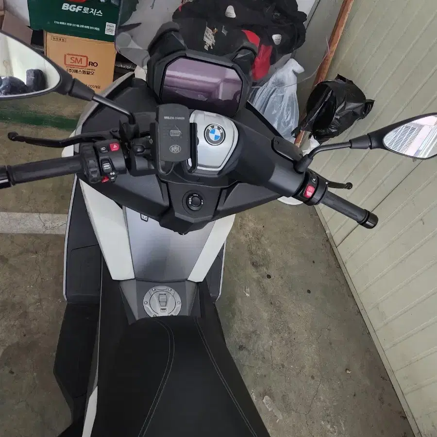 24년식 BMW C400GT 450km 탄 신차급 팝니다