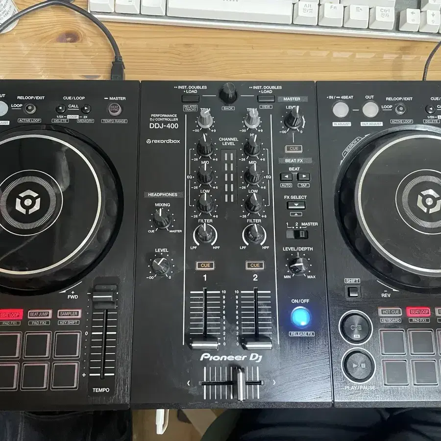 Ddj 400