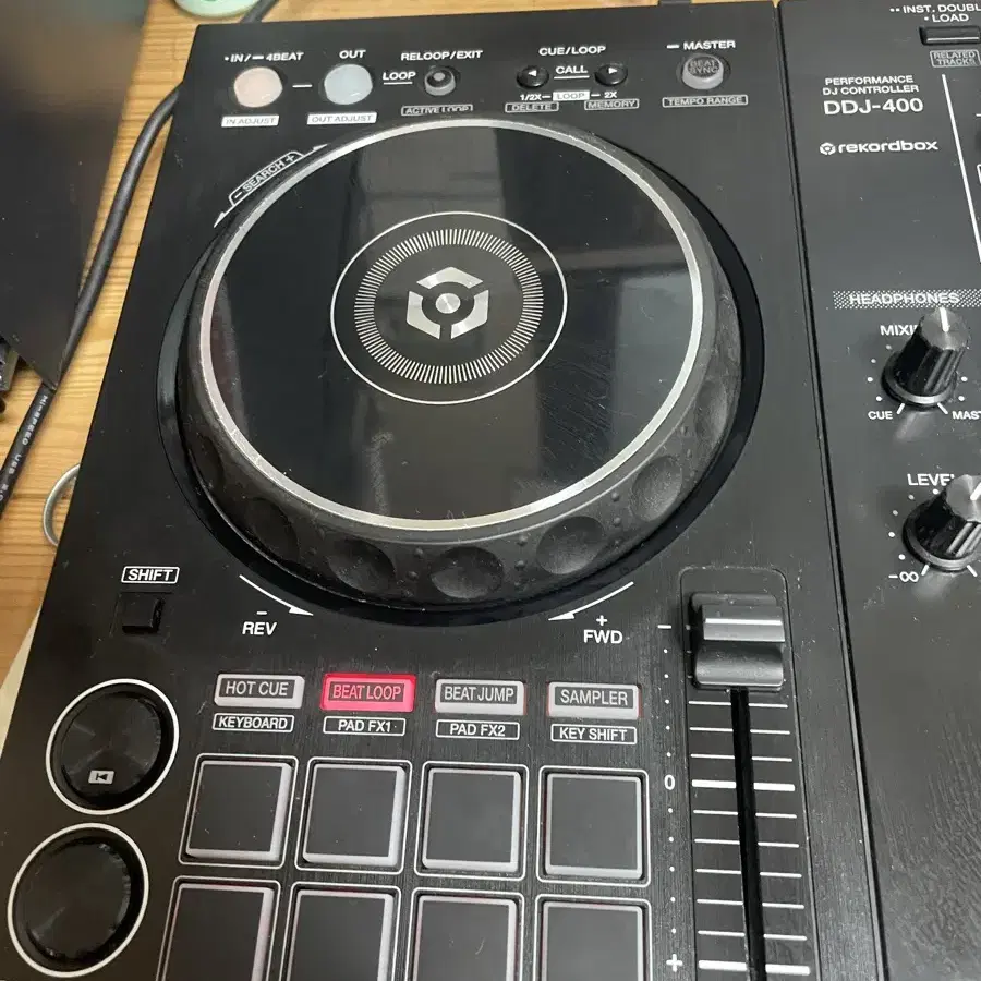 Ddj 400