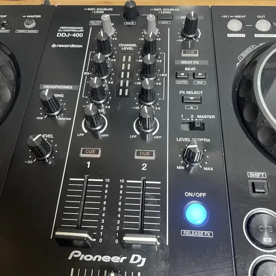 Ddj 400