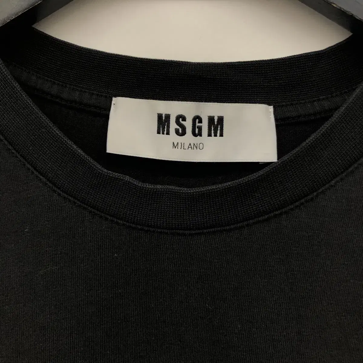 MSGM 블랙 반팔티(S사이즈 남여공용95가능)