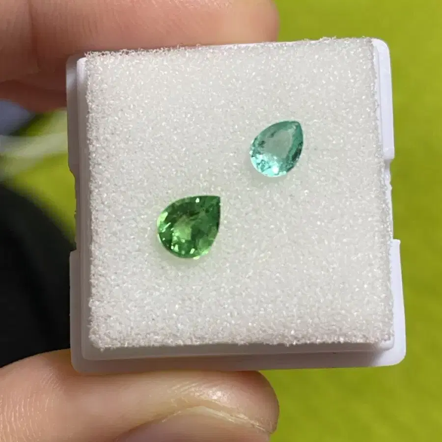 차보라이트 가넷 0.61ct+에메랄드 (약 6mm) 나석