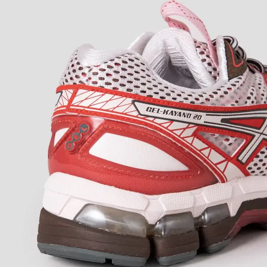 Asics UB9-S Gel-Kayano 20 red