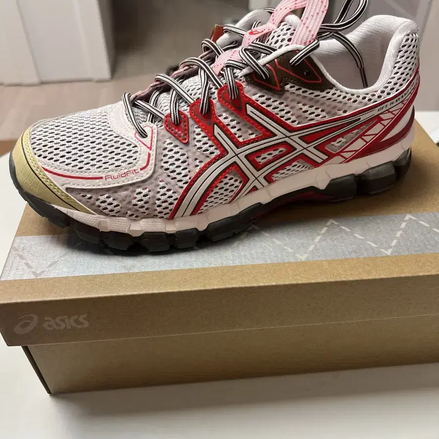 Asics UB9-S Gel-Kayano 20 red