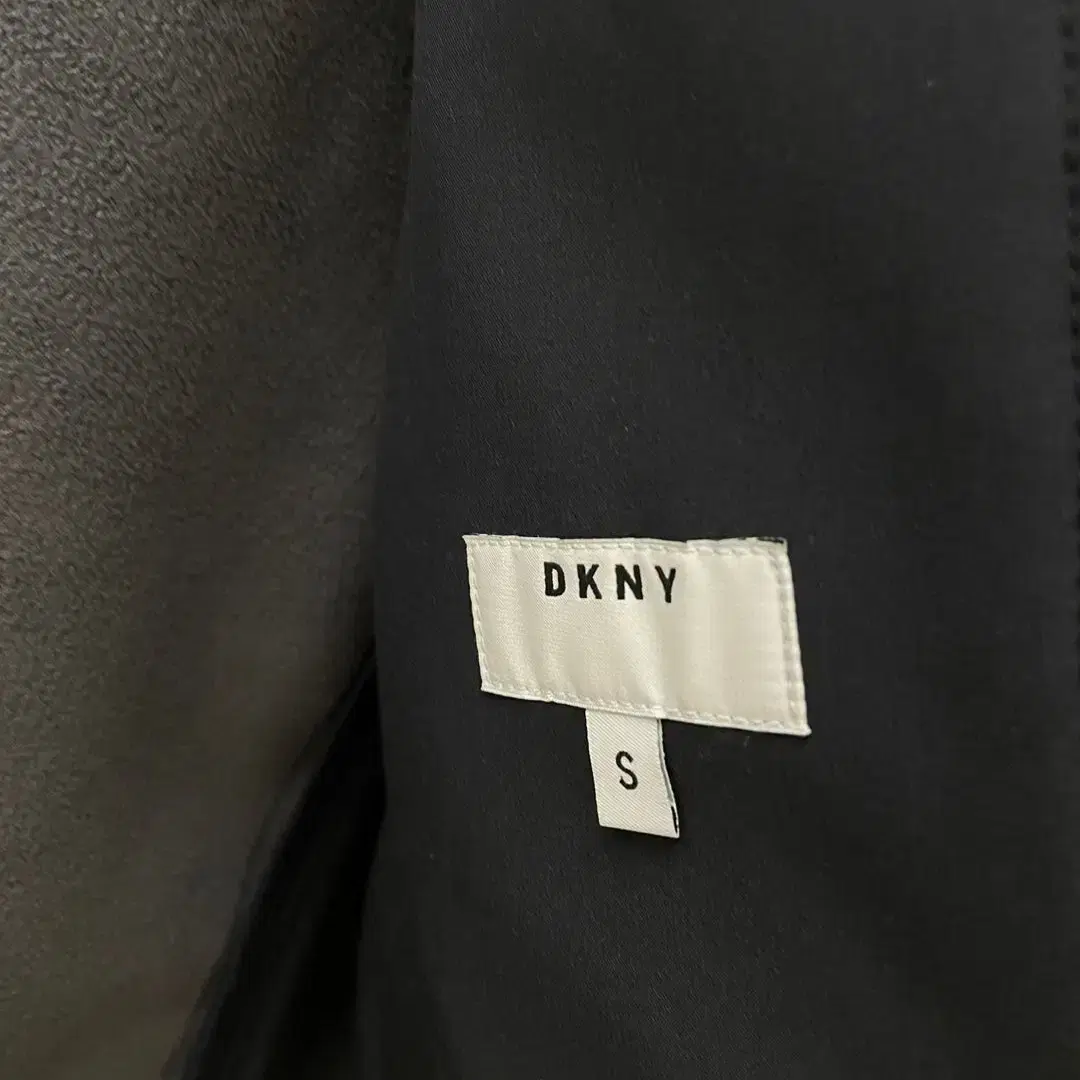 95)DKNY 기모 스판 자켓