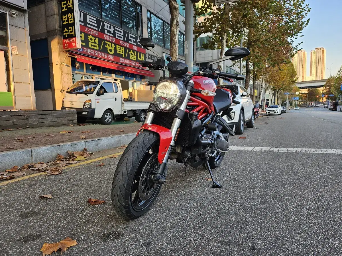 두카티 몬스터 821 20년식 상태정말좋은차량 저렴히 판매합니다