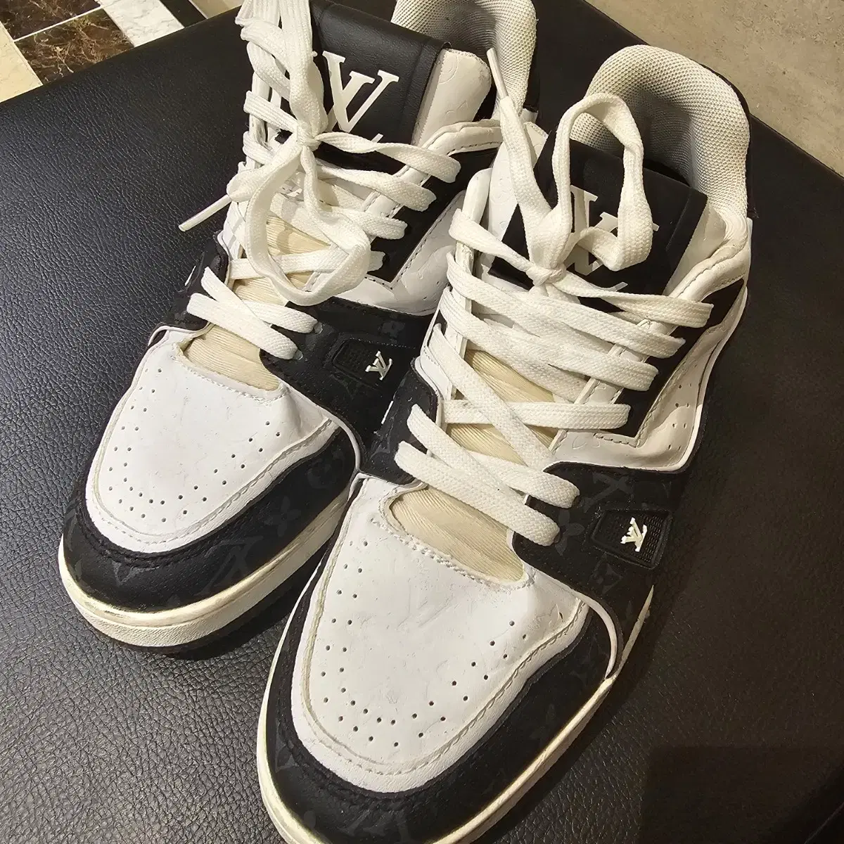 루이비통 Louis Vuitton Trainer Low 54