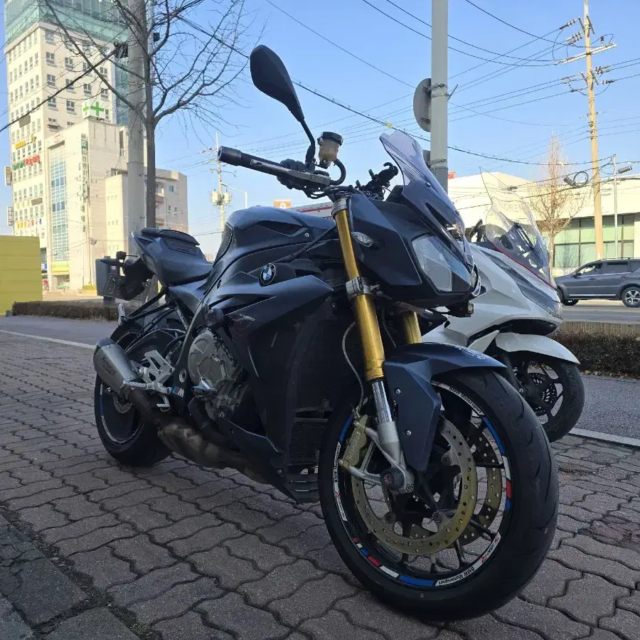 15년식 s1000r 급매합니다.