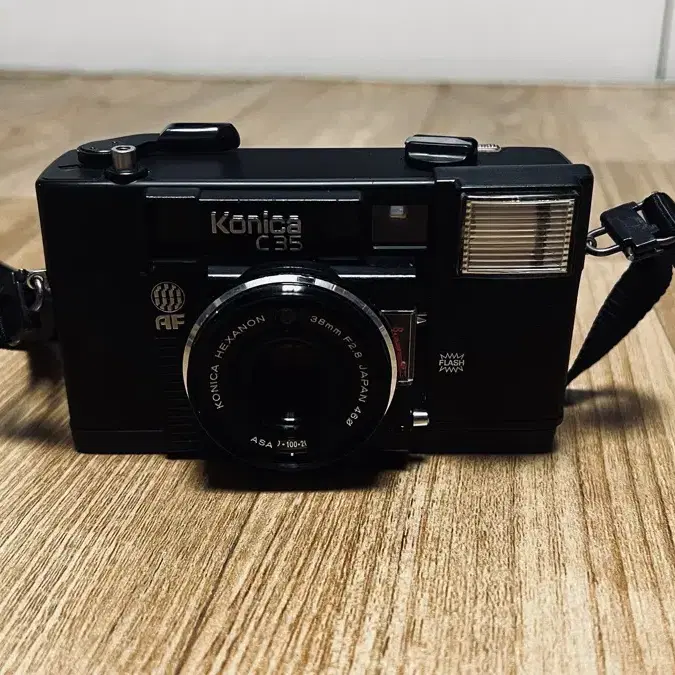 Konica C35 AF 필름카메라