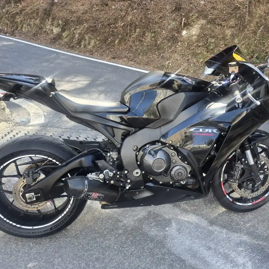 2012년식 옵션좋은 혼다 cbr1000rr 판매합니다