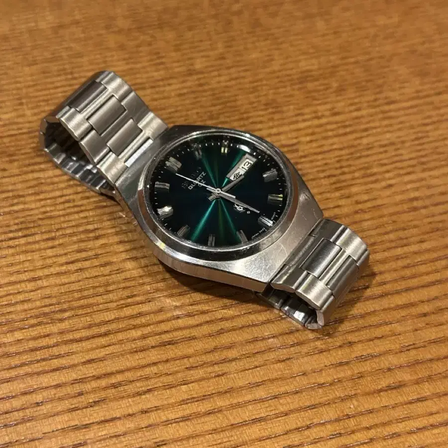 70s SEIKO qz 세이코 선레이그린 메탈시계