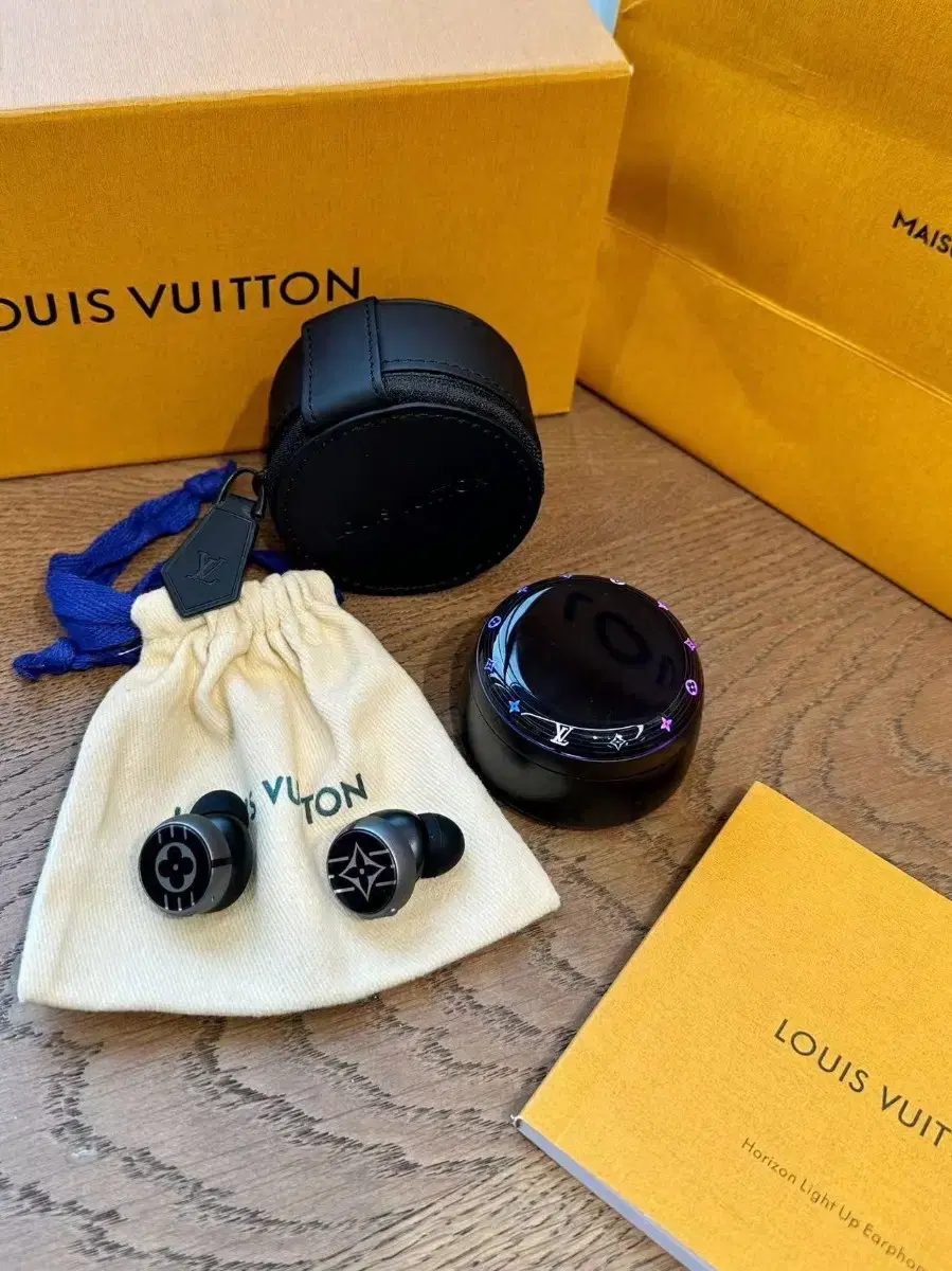 LOUIS VUITTON3세대 Horizon Light Up 헤드폰