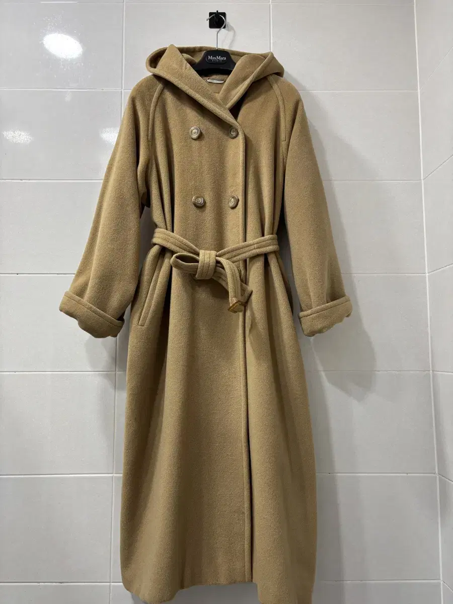 Genuine) Max Mara Belted Hooded Coat