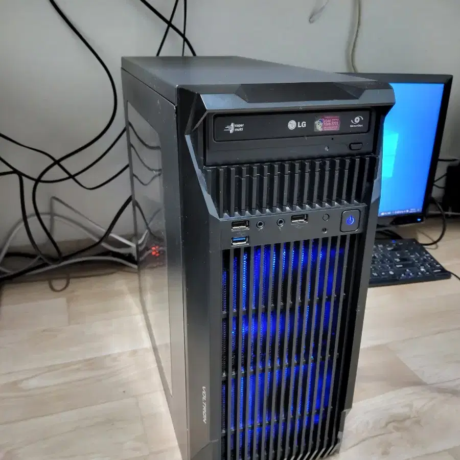 i5-7400/GTX1050/16G/SSD256GB/700W파워