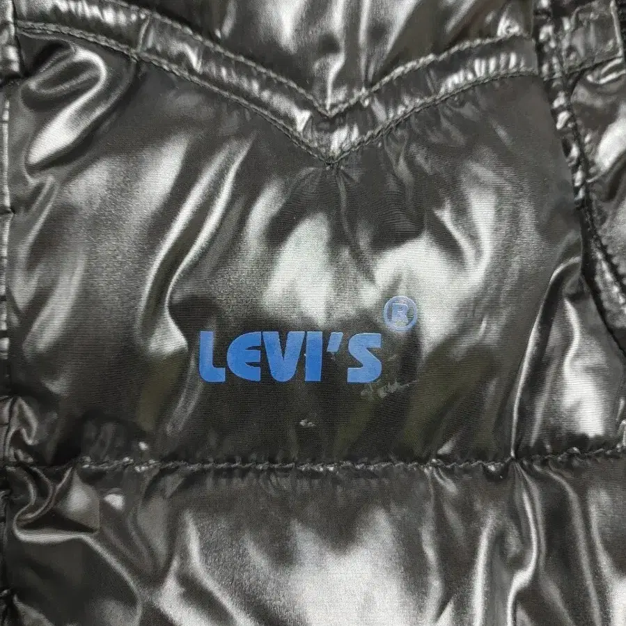 LEVIS 리바이스 유광 패딩조끼베스트