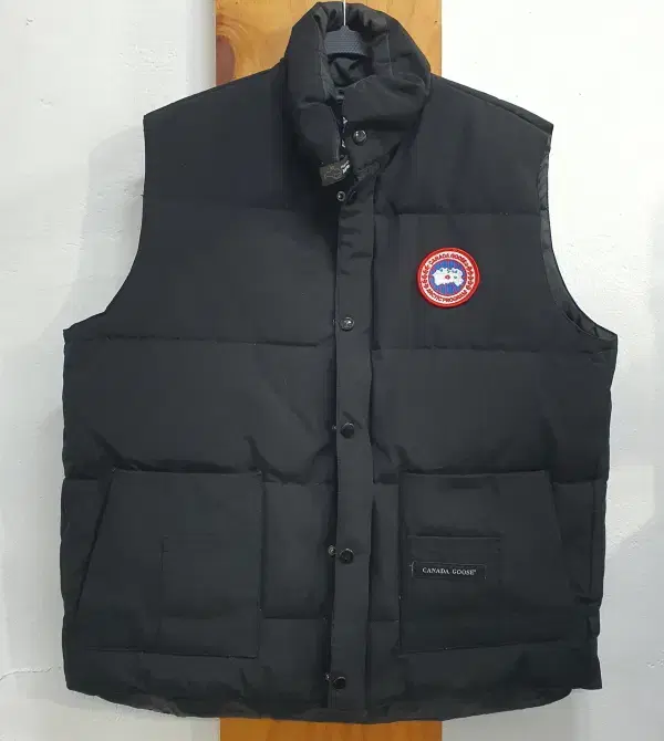 CANADA GOOSE 패딩조끼(100)