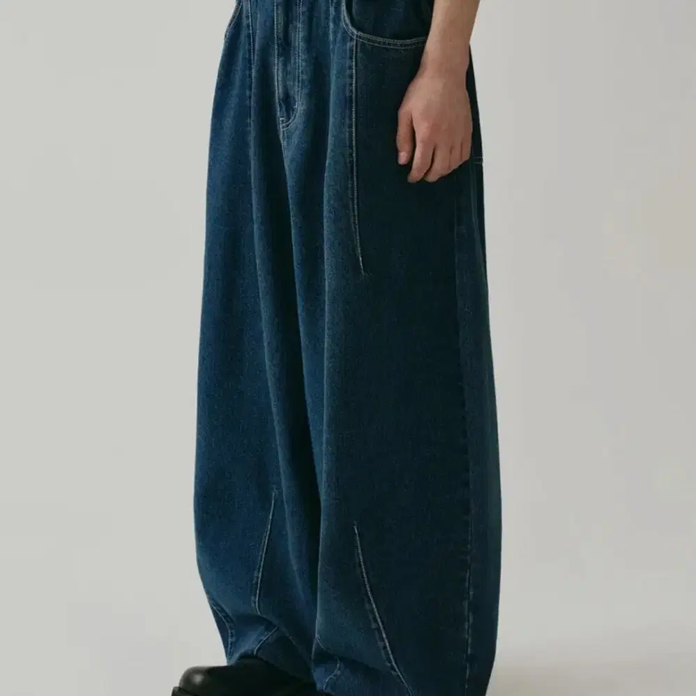 Super Wide Dart Denim Pants BLUE