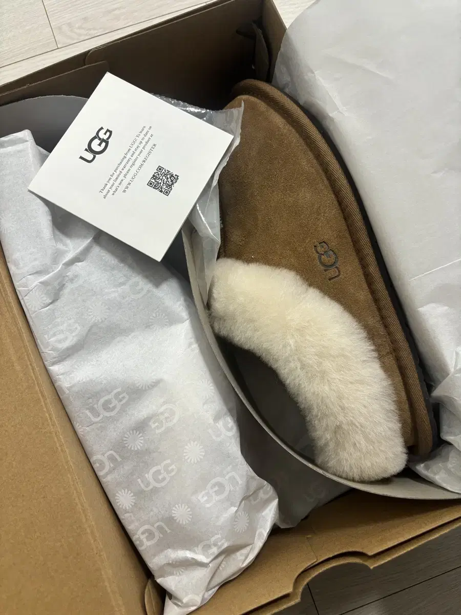 UGG 어그 퍼 라이닝 슬립온 슬리퍼 6,7,8 사이즈 새상품 팝니다!