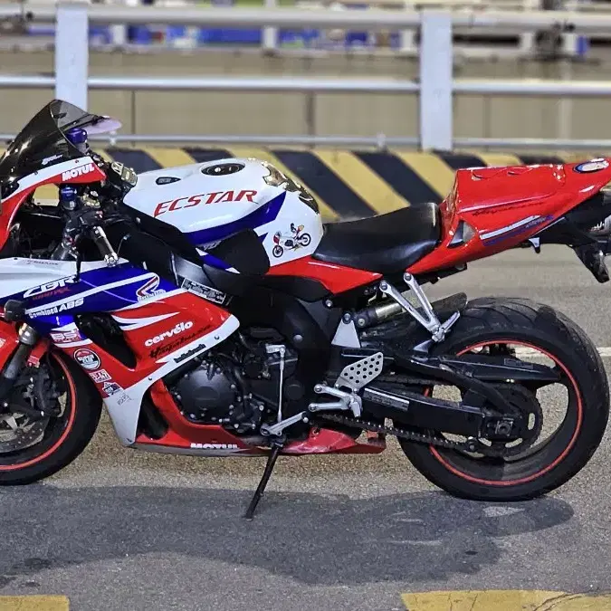 cbr1000rr 상태 좋은 06년식 저렴히 판매