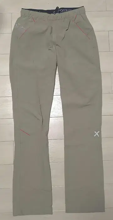 몬츄라 몬츄라 스트레치 팬츠 베이지 XS CORDURA