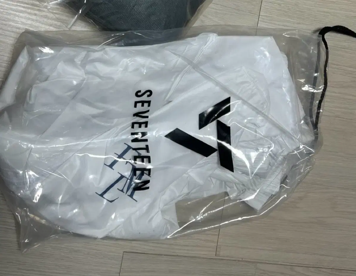 Seventeen Reverse Joes Windbreaker