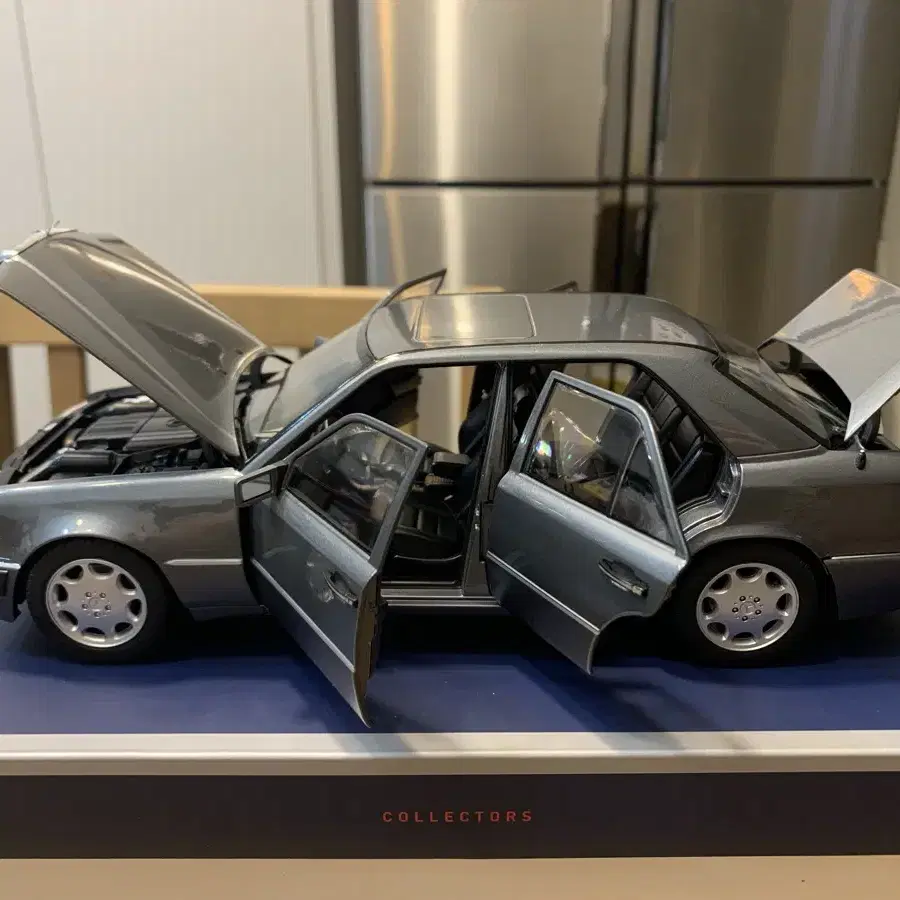 1:18 노레브 벤츠 E클래스 w124