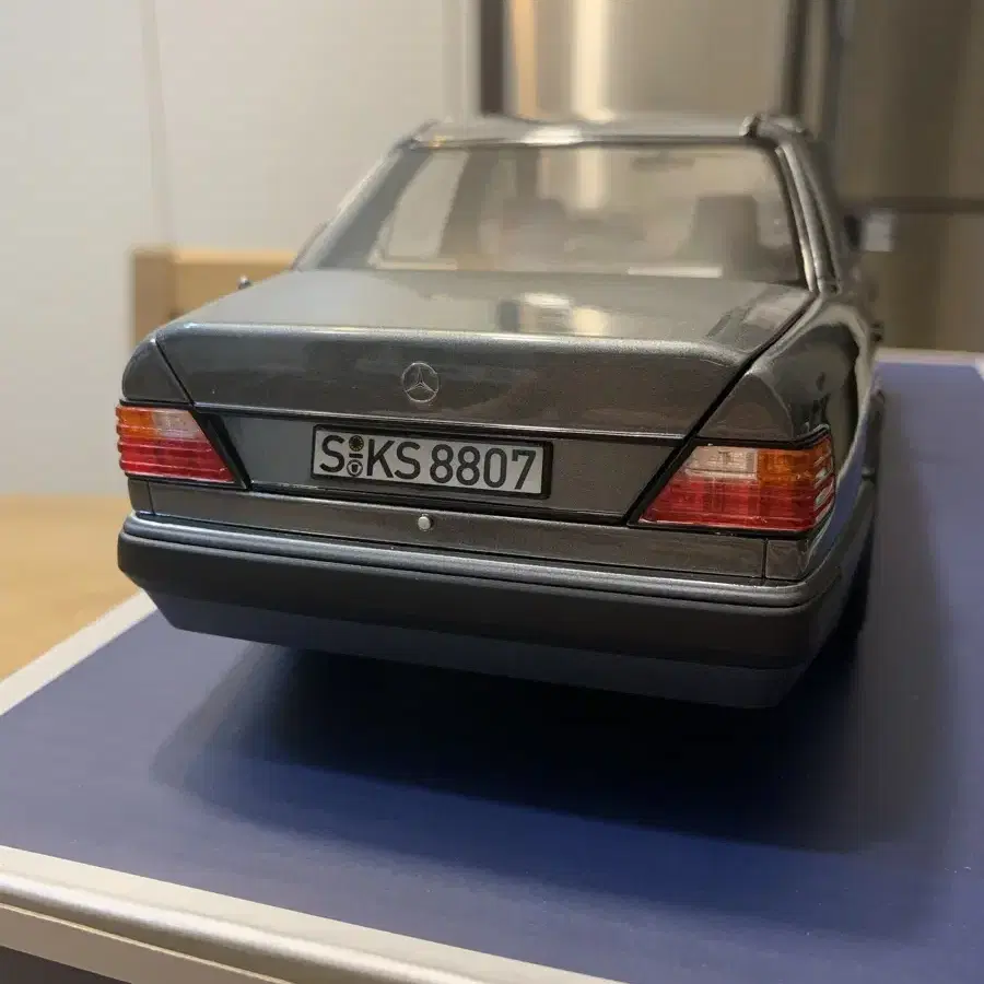 1:18 노레브 벤츠 E클래스 w124