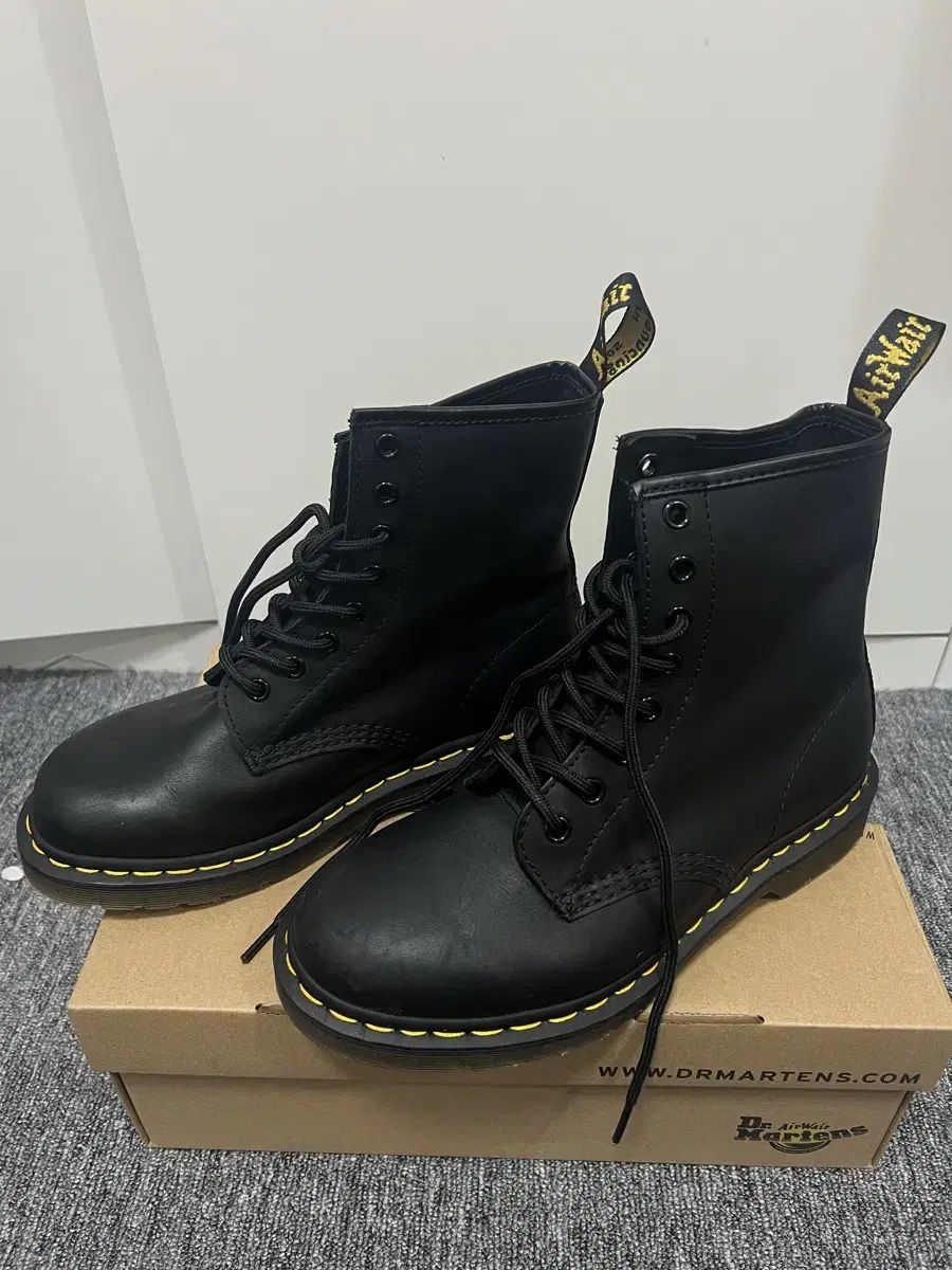 닥터마틴 Dr.Martens 1460 UK5 240 사이즈