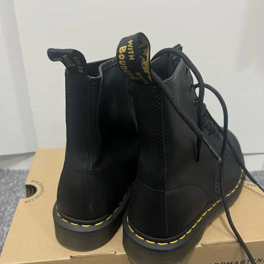 닥터마틴 Dr.Martens 1460 UK5 240 사이즈