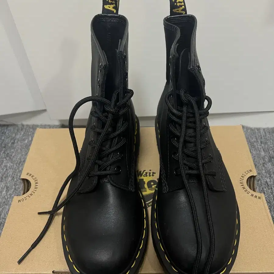 닥터마틴 Dr.Martens 1460 UK5 240 사이즈