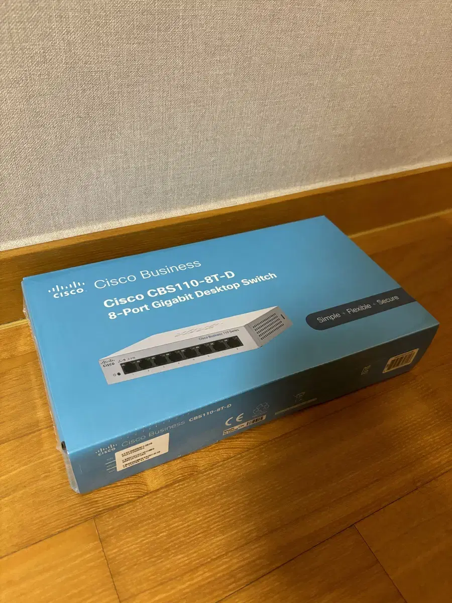 Cisco CISCO CBS 110-8T-D Gigabit 8-Port Switching Hub