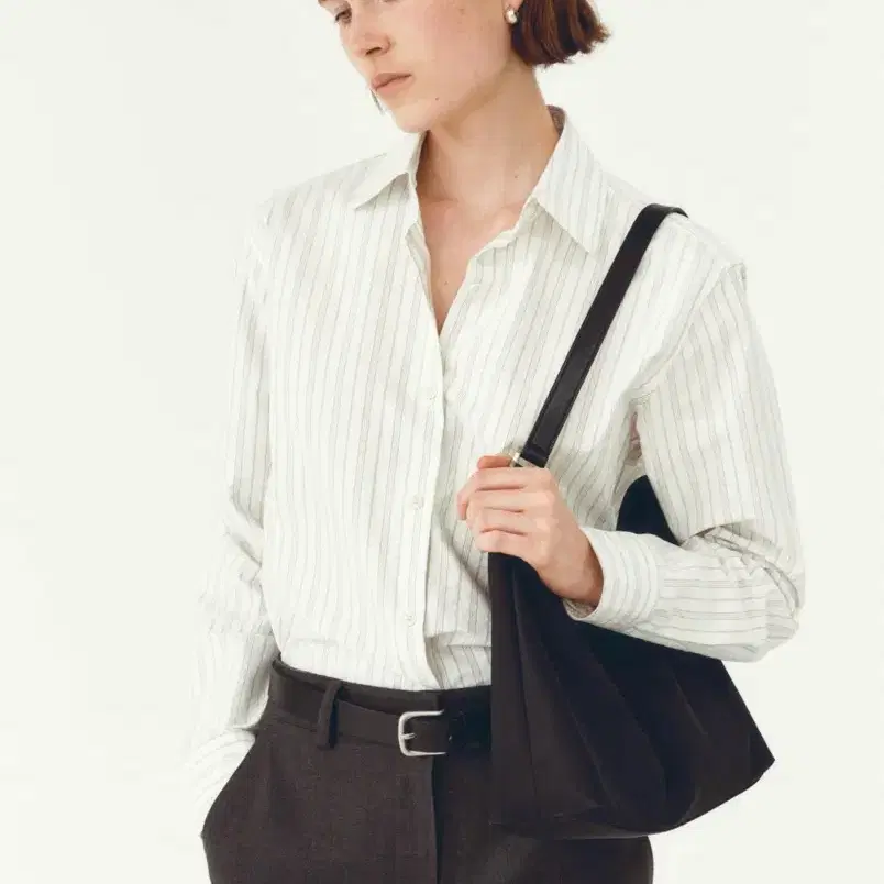 르에떼 Commute Stripe Shirt in Gray