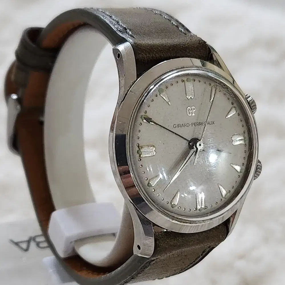 # 152 )  GIRARD PERREGAUX ALARM WATCH