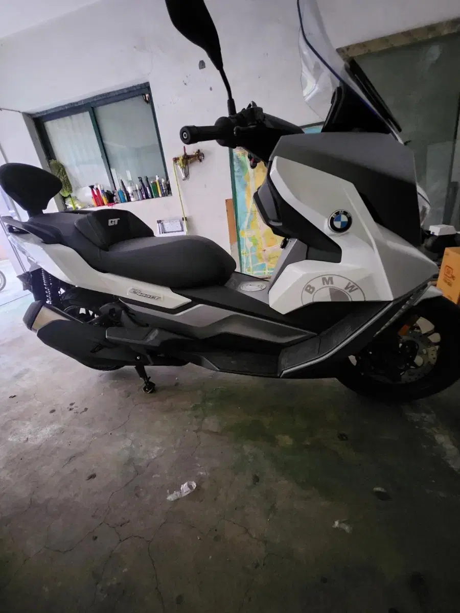 24년식 BMW C400GT 450km탄거 팝니다