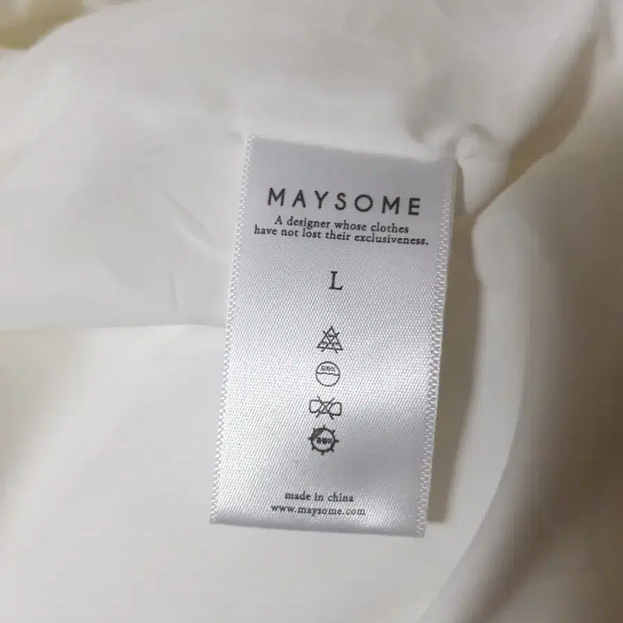 MAYSOME)메이썸 멋진 화이트 패딩 L(BPD