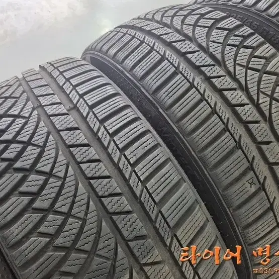 금호 중고 윈터타이어 225 45R18 세트