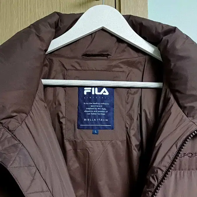 [100] 휠라 FILA 에센셜 숏 다운 패딩 브라운 (실측 L-XL)