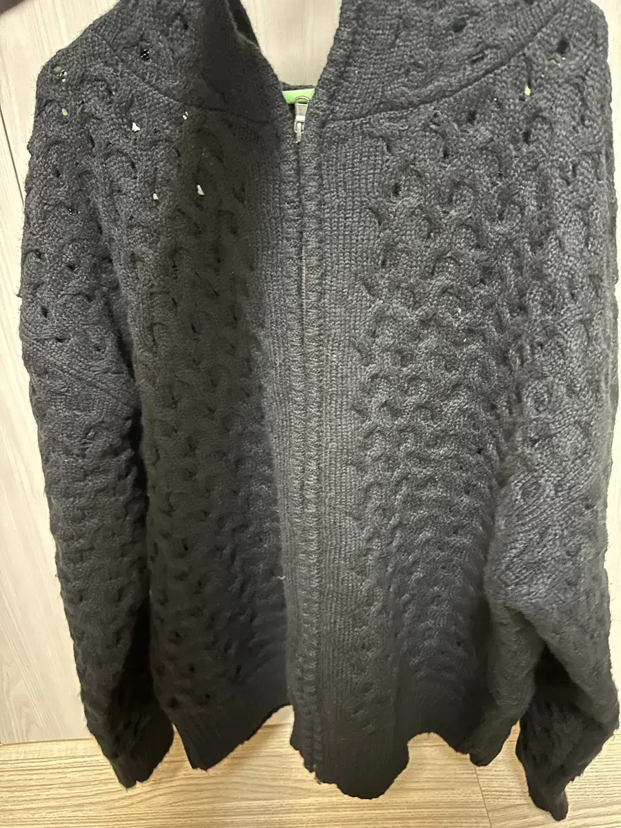 VivaStudio Cable Knit Zip Up