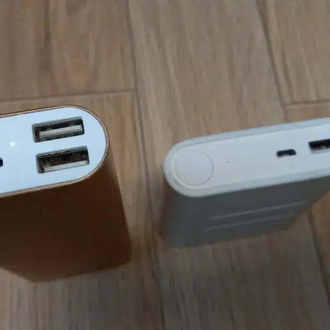 대용량 USB 보조배터리 2개