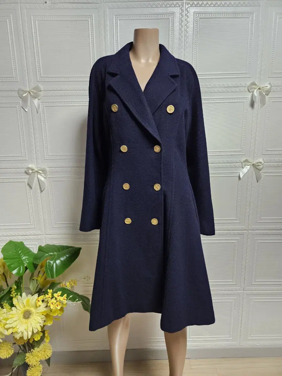 from nil Cashmere-wool blend flared coat (15% cashmere)