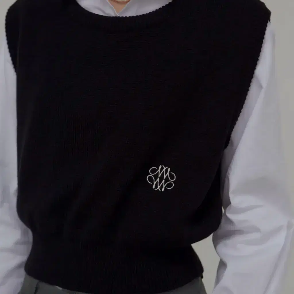 [새상품, 정가 56,000원] 닉앤니콜 니트 베스트 CREW NECK