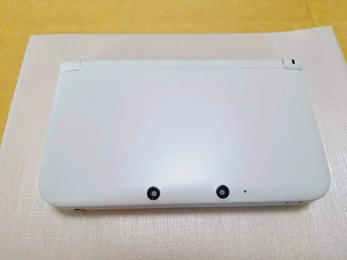 신품급 화이트 3dsll 3dsxl 닌텐도 일본판 기스거의X 구큰다수