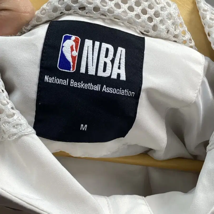 NBA 레이커스 화이트 아노락 바람막이 M