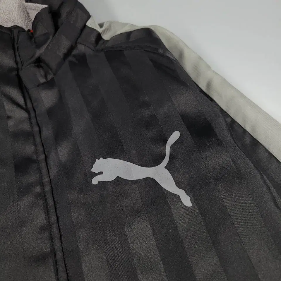 PUMA 퓨마 푸마 블랙 그레이 반광 배색 스트라이프 라이닝 로고프린팅