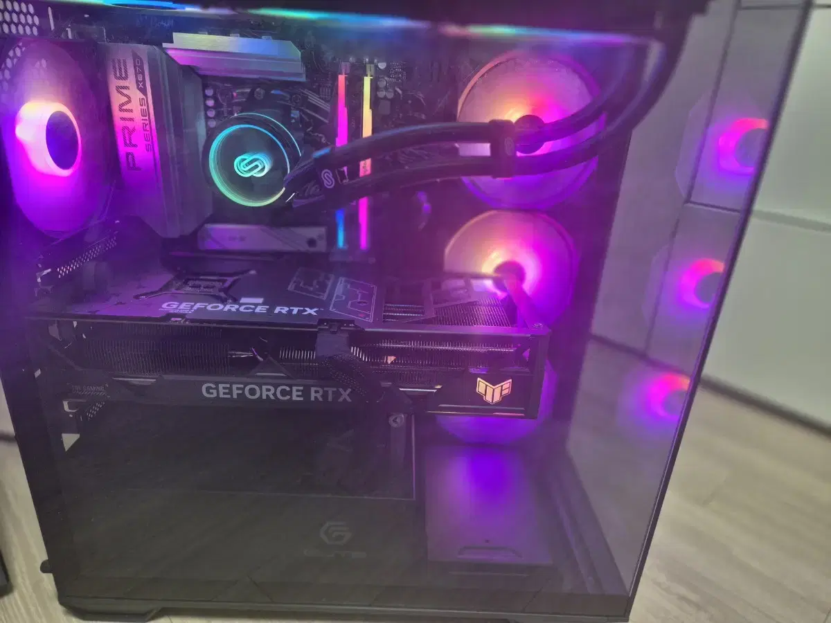 CPU 7950x3D RTX4080 초고사양 컴퓨터