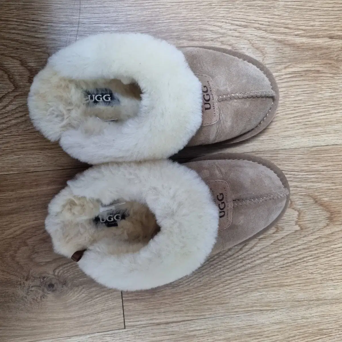 UGG 슬리퍼 230 정품 30000