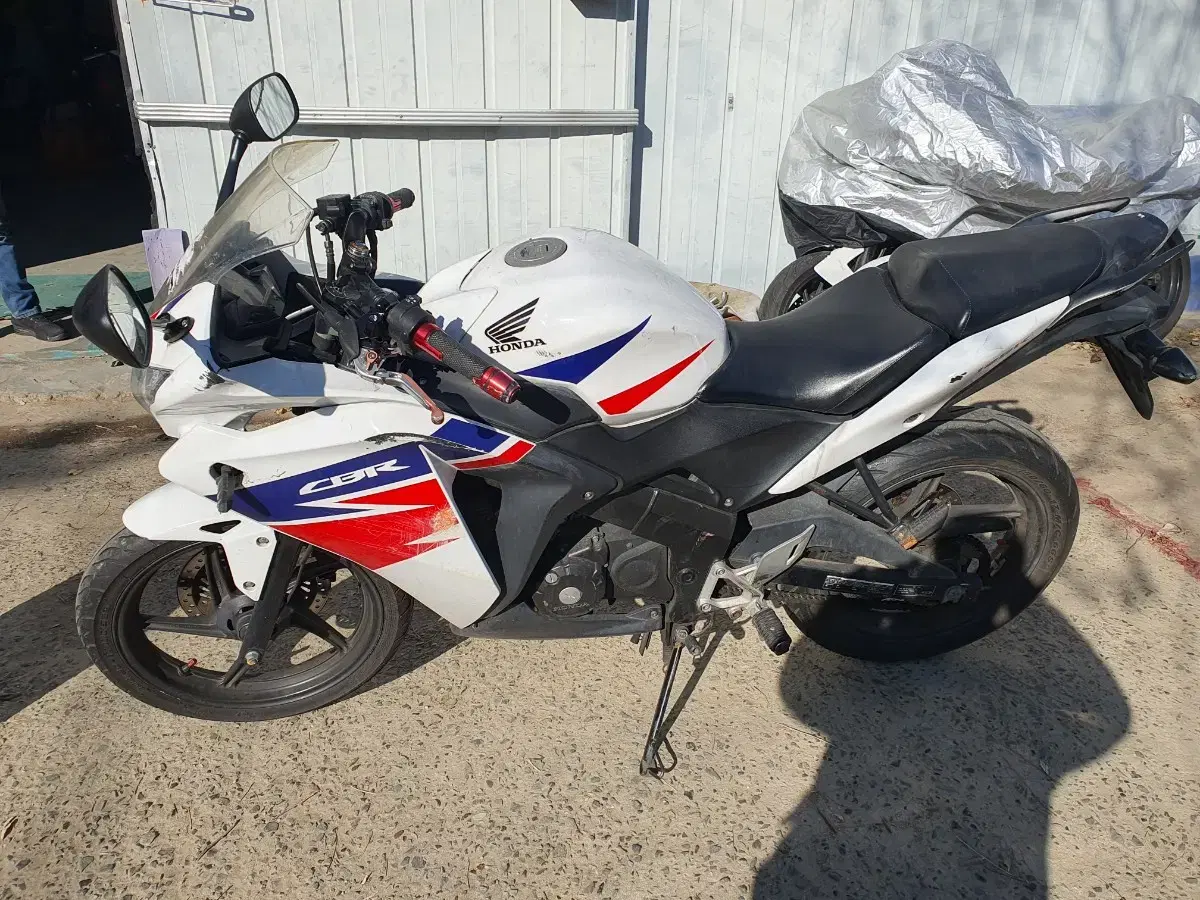 오토바이 CBR 125cc 16년식