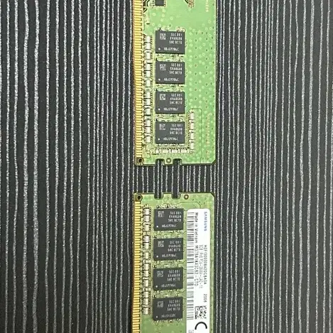 램 ddr4 8G 2666hz 2개 팝니다.