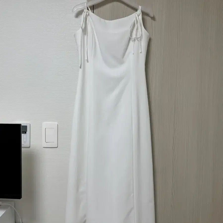 플로움 Ribbon Sleeveless Dress(화이트 컬러, S 사이