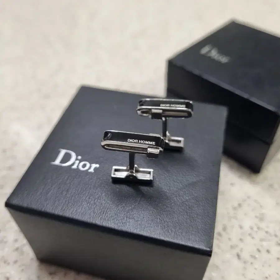 DIOR HOMME 디올옴므 블랙타이 커프스링크 버튼